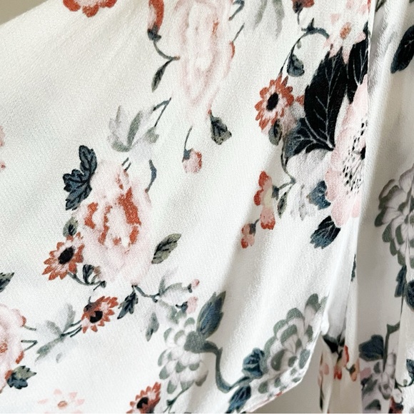 Torrid kimono white pink floral open front lightweight - Picture 3 of 9